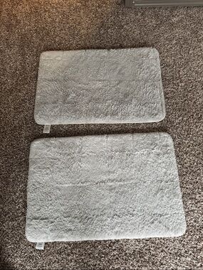Plush Light Gray Bath Rug Pair